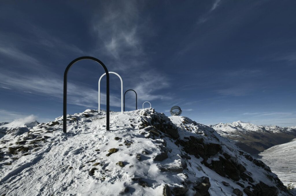 instalcja na szczycie lodowca Schnalstal, Południowy Tyrol, Włochy (fot. Oskar Da Riz, materiały prasowe IDM Südtirol)