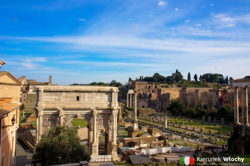 widok na Forum Romanum z Via dei Fori Imperiali, najpiękniejsze punkty widokowe w Rzymie (fot. Łukasz Ropczyński, kierunekwlochy.pl)