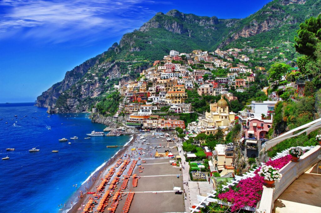 Positano, Wybrzeże Amalfitańskie, Kampania, najpopularniejsze małe miasta we Włoszech