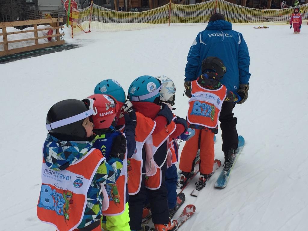 przedszkole narciarskie Family Camp organizowane jest dla dzieci 4 i 5 letnich (fot. Volare Travel)