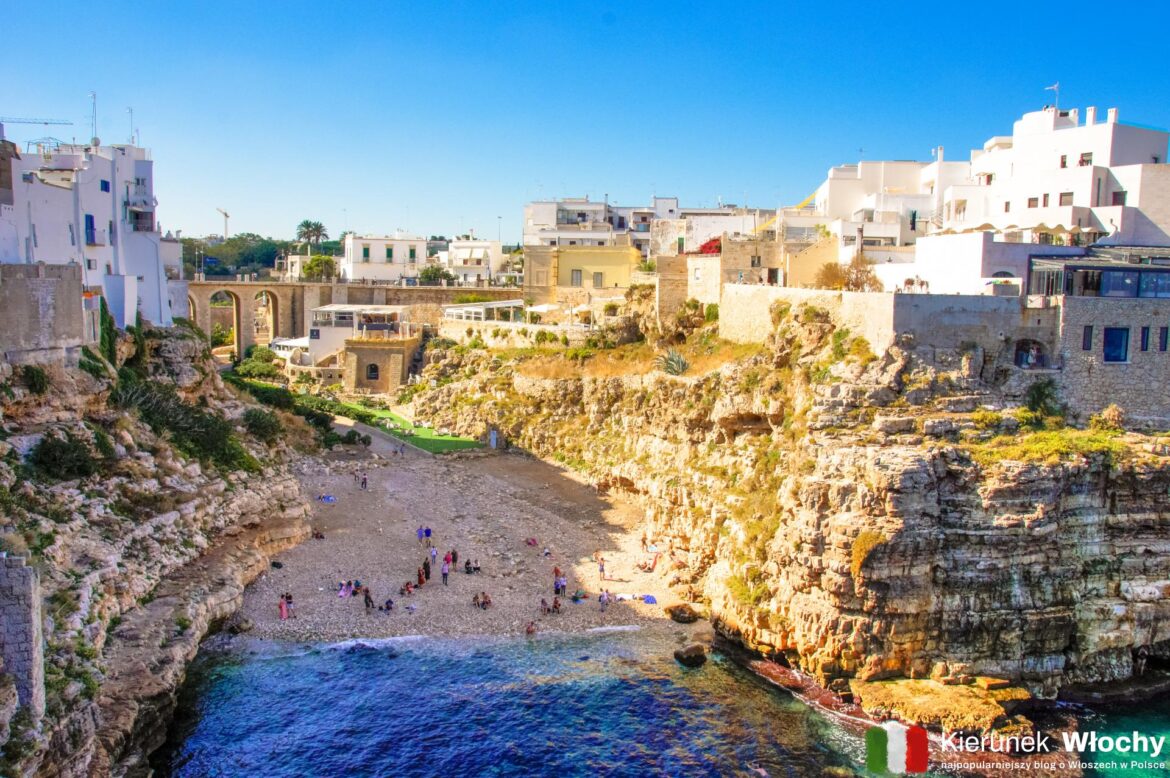 Polignano a Mare – najbardziej spektakularna plaża Apulii i białe miasteczko na klifie (fot. Łukasz Ropczyński, kierunekwlochy.pl) Polignano a Mare – najbardziej spektakularna plaża Apulii i białe miasteczko na klifie (fot. Łukasz Ropczyński, kierunekwlochy.pl)