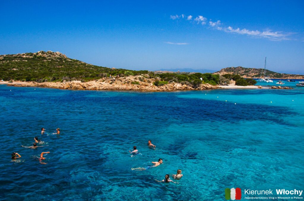 naturalne baseny przy wyspie Budelli, archipelag La Maddalena, Sardynia, Włochy (fot. Łukasz Ropczyński, kierunekwlochy.pl)