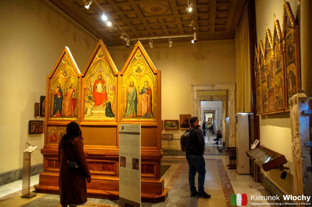 Poliptyk Stefaneschi autorstwa Giotto di Bondone w Pinakotece, Muzea Watykańskie (fot. Łukasz Ropczyński, kierunekwlochy.pl)