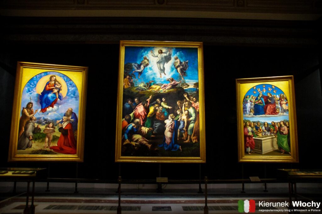 pośrodku "Przemienienie Pańskie", obraz Rafaela, Muzea Watykańskie (fot. Łukasz Ropczyński, kierunekwlochy.pl)