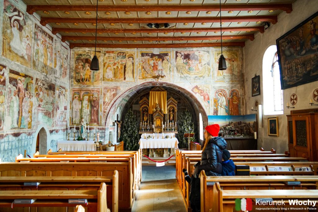 freski w kościele św. Mikołaja nad jeziorem Lago di Valdurna, w dolinie Val Sarentino / Sarntal, Południowy Tyrol, Włochy (fot. Łukasz Ropczyński, kierunekwlochy.pl)