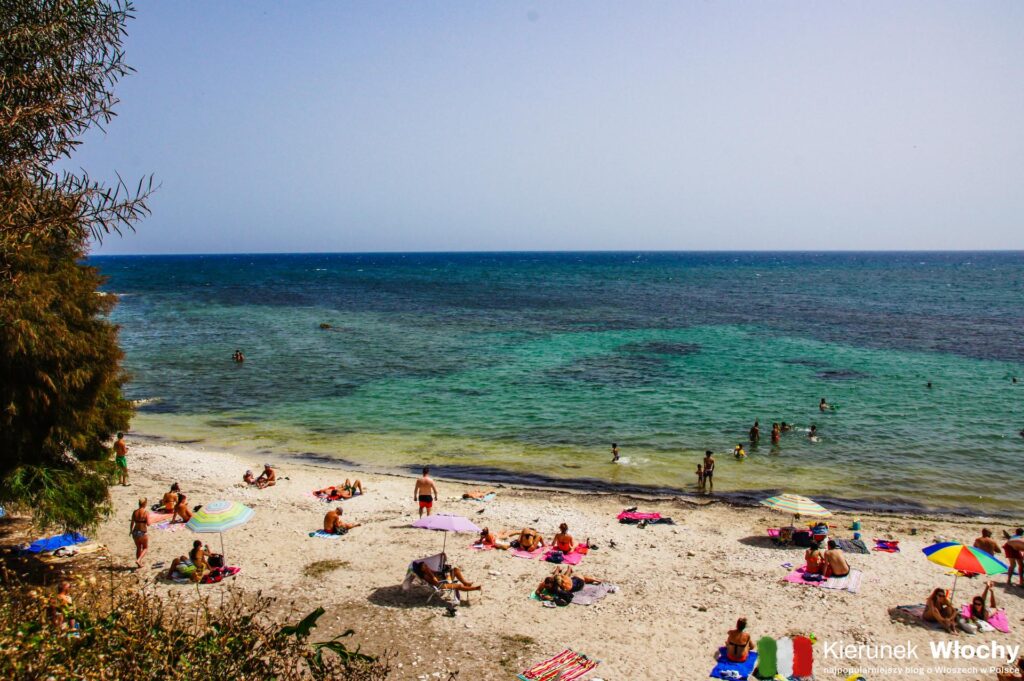 plaża Calamosca w Cagliari na Sardynii (fot. Łukasz Ropczyński, kierunekwlochy.pl)