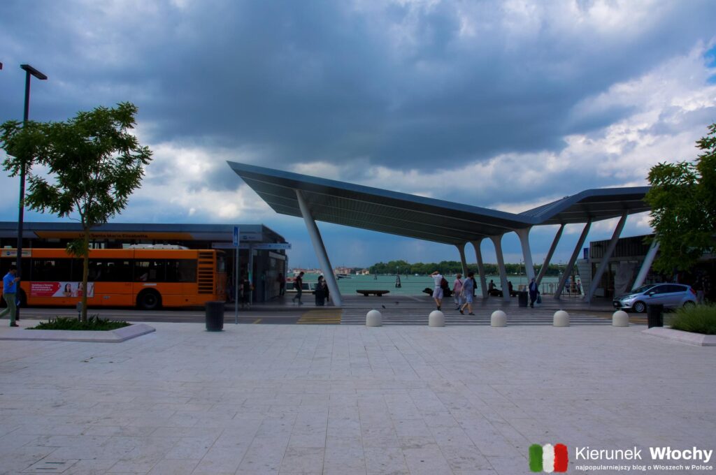 przystań tramwajów wodnych na Lido di Venezia, Włochy (fot. Łukasz Ropczyński, kierunekwlochy.pl)