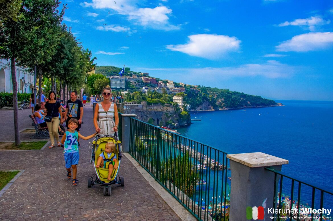 Sorrento – co warto zobaczyć i co zwiedzić w okolicy? Przewodnik pełen praktycznych wskazówek (fot. Łukasz Ropczyński, kierunekwlochy.pl) Sorrento - co warto zobaczyć i co zwiedzić w okolicy? Przewodnik pełen praktycznych wskazówek (fot. Łukasz Ropczyński, kierunekwlochy.pl)