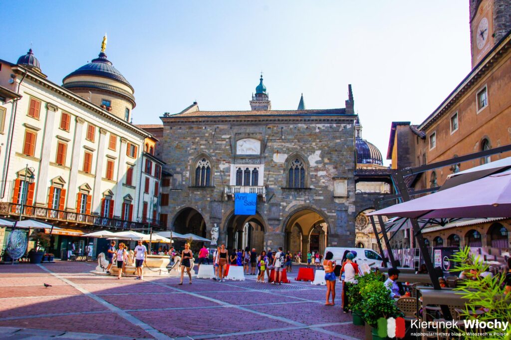 Piazza Vecchia w Bergamo, Lombardia, Włochy (fot. Łukasz Ropczyński, kierunekwlochy.pl)