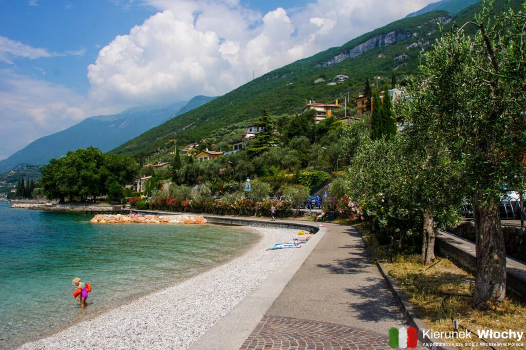 plaża w Brenzone sul Garda nad jeziorem Garda (fot. Łukasz Ropczyński, kierunekwlochy.pl)