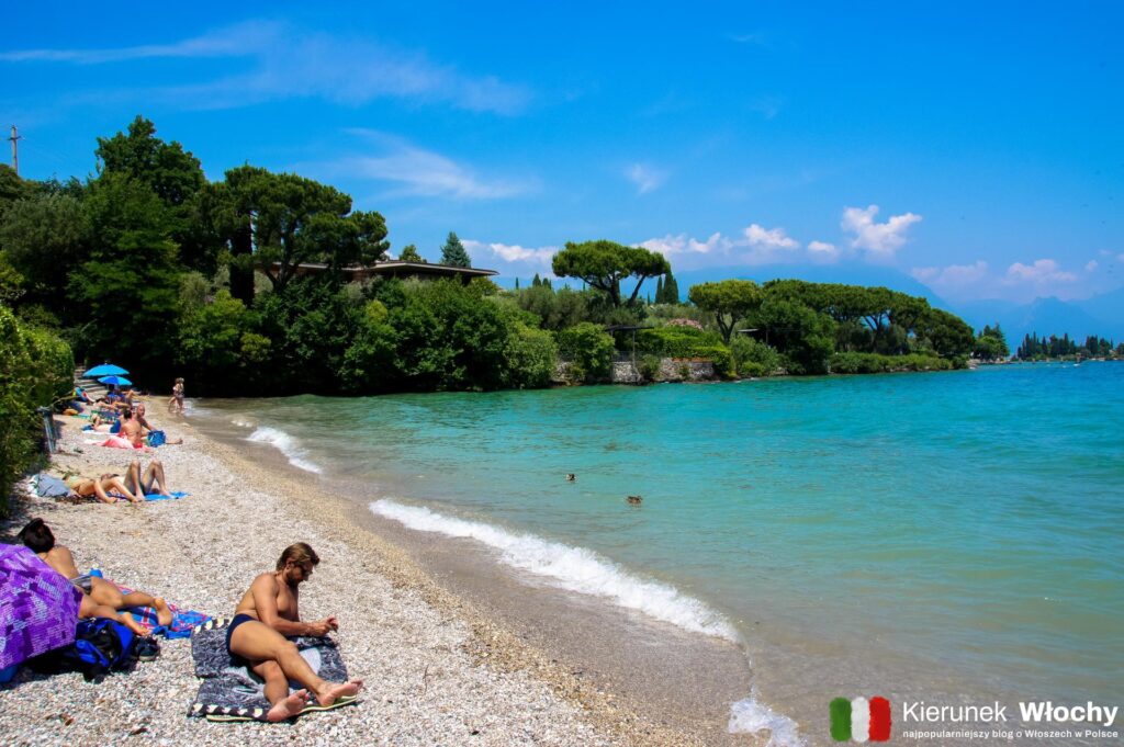 plaża Pisenze w Manerba del Garda nad jeziorem Garda (fot. Łukasz Ropczyński, kierunekwlochy.pl)