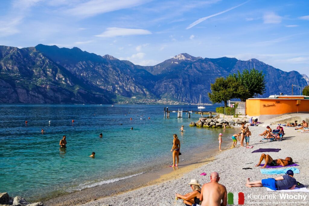 plaża w Malcesine (fot. Łukasz Ropczyński, kierunekwlochy.pl)