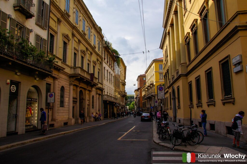 Via Monte Napoleone, Mediolan, Lombardia, Włochy (fot. Łukasz Ropczyński, kierunekwlochy.pl)