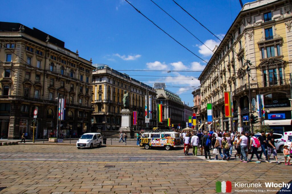 Piazza Cordusio, Mediolan, Lombardia, Włochy (fot. Łukasz Ropczyński, kierunekwlochy.pl)