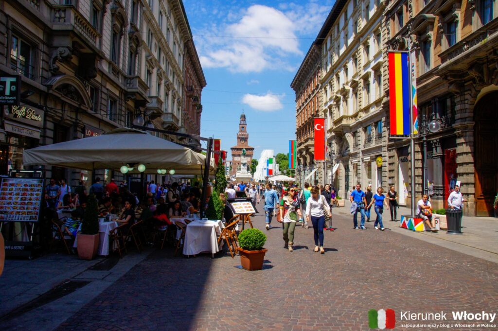 Via Dante w Mediolanie łączy Zamek Sforzów i Piazza Cordusio (fot. Łukasz Ropczyński, kierunekwlochy.pl)