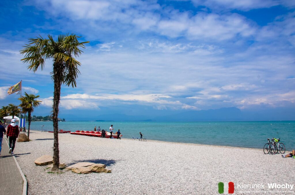 plaża w Peschiera del Garda nad jeziorem Garda, Włochy (fot. Łukasz Ropczyński, kierunekwlochy.pl)