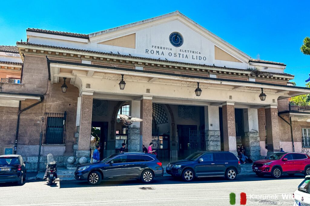 dworzec Roma Porta San Paolo, z którego odjeżdża kolejka do Lido di Ostia (fot. Łukasz Ropczyński, kierunekwlochy.pl)