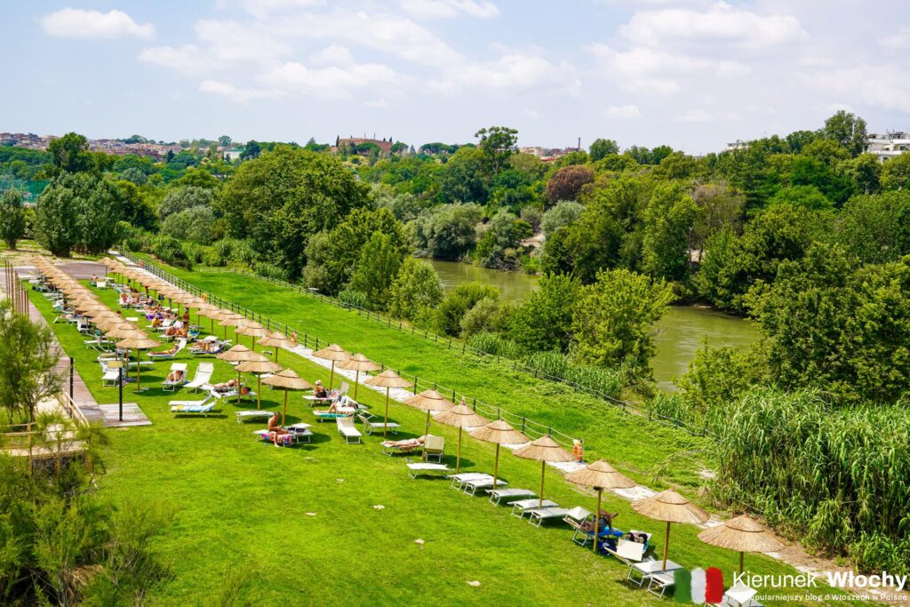 plaża nad Tybrem przy Ponte Marconi, Rzym, Włochy (fot. Łukasz Ropczyński, kierunekwlochy.pl)