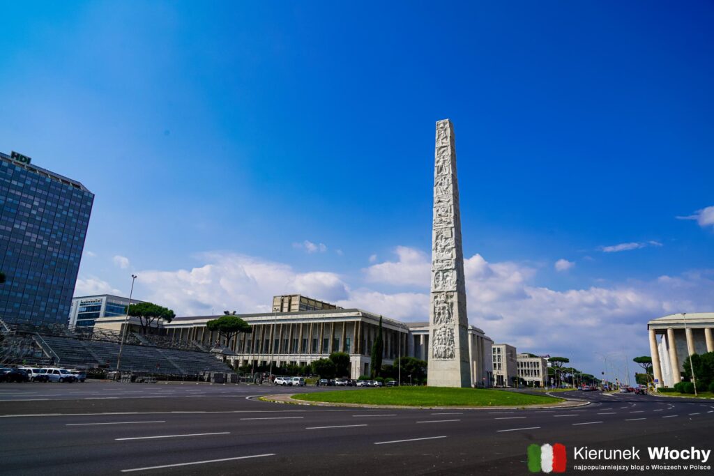 Obelisk Marconiego na Piazza Guglielmo Marconi, EUR, Rzym (fot. Łukasz Ropczyński, kierunekwlochy.pl)