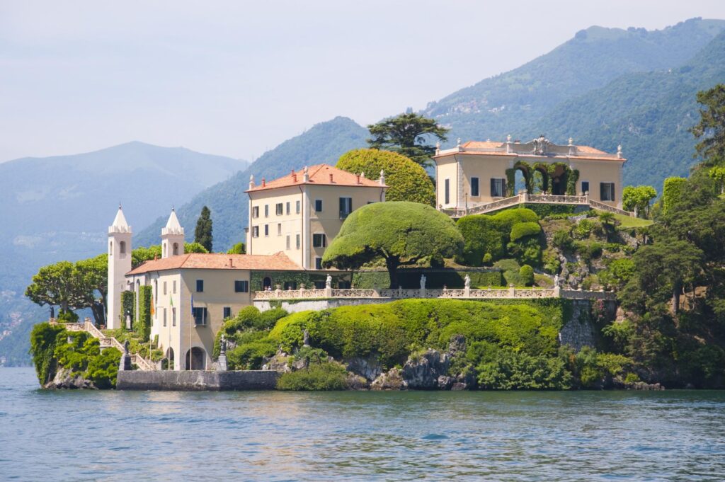 Villa del Balbianello uznawana jest za najpiękniejszą spośród wszystkich willi nad jeziorem Como