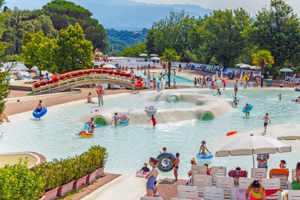 baseny na kempingu Hu Norcenni Girasole Club (fot. Eurocamp Polska)
