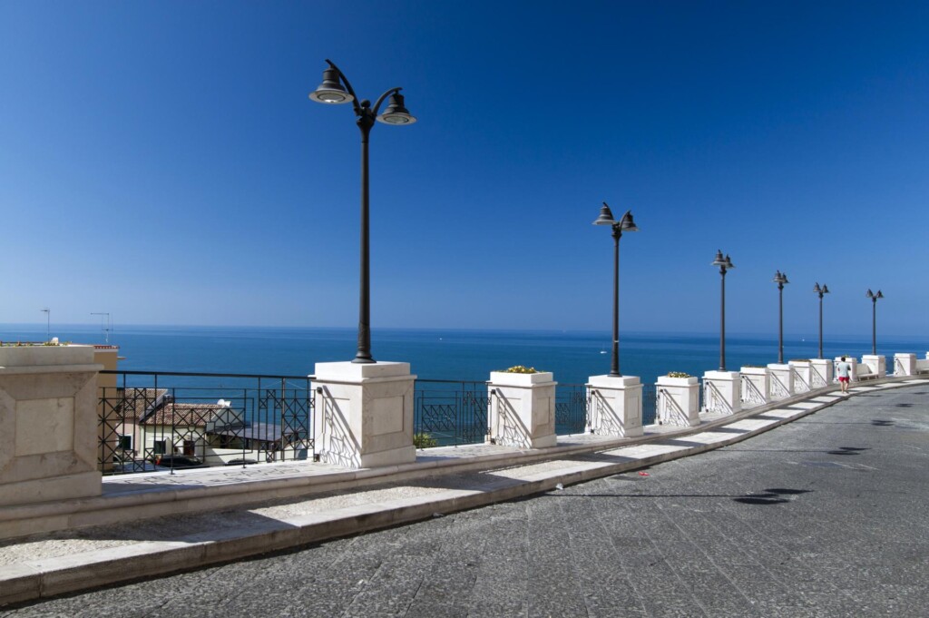 Sotto il Castello w Rodi Garganico, półwysep Gargano, Apulia, Włochy