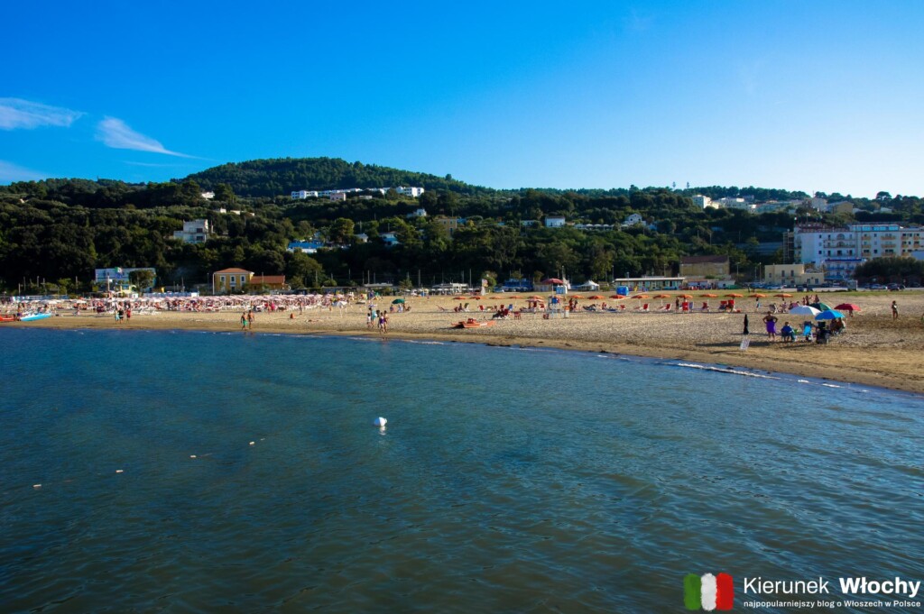 miejska plaża Spiaggia di Levante w Rodi Garganico, półwysep Gargano (fot. Łukasz Ropczyński, kierunekwlochy.pl)