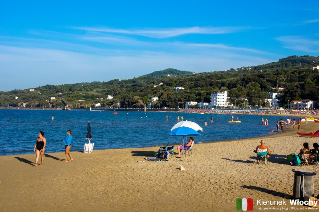 miejska plaża Spiaggia di Levante w Rodi Garganico, półwysep Gargano (fot. Łukasz Ropczyński, kierunekwlochy.pl)