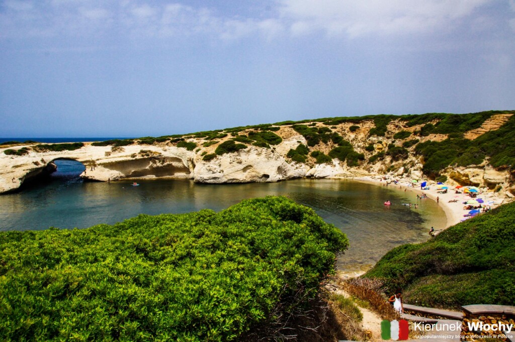 Spiaggetta dell'Arco w S'Archittu, Sardynia, Włochy (fot. Łukasz Ropczyński, kierunekwlochy.pl)