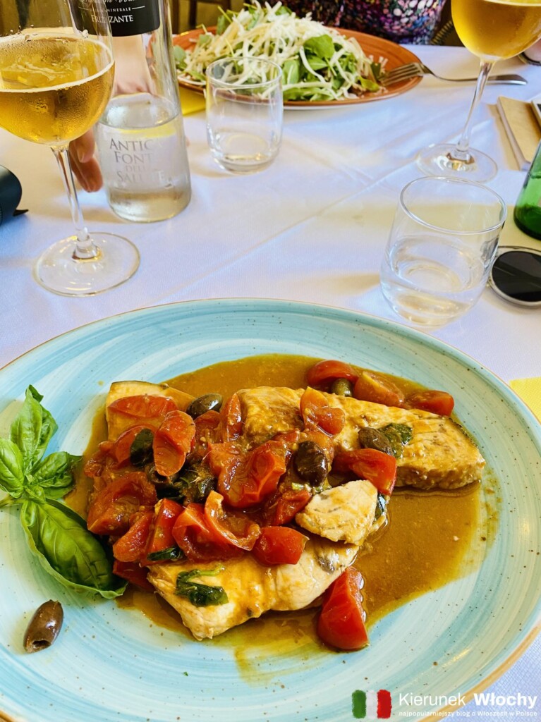 w trakcie obiadu w Il Bistro Wine & Bar, Sardynia, Włochy (fot. Łukasz Ropczyński, kierunekwlochy.pl)