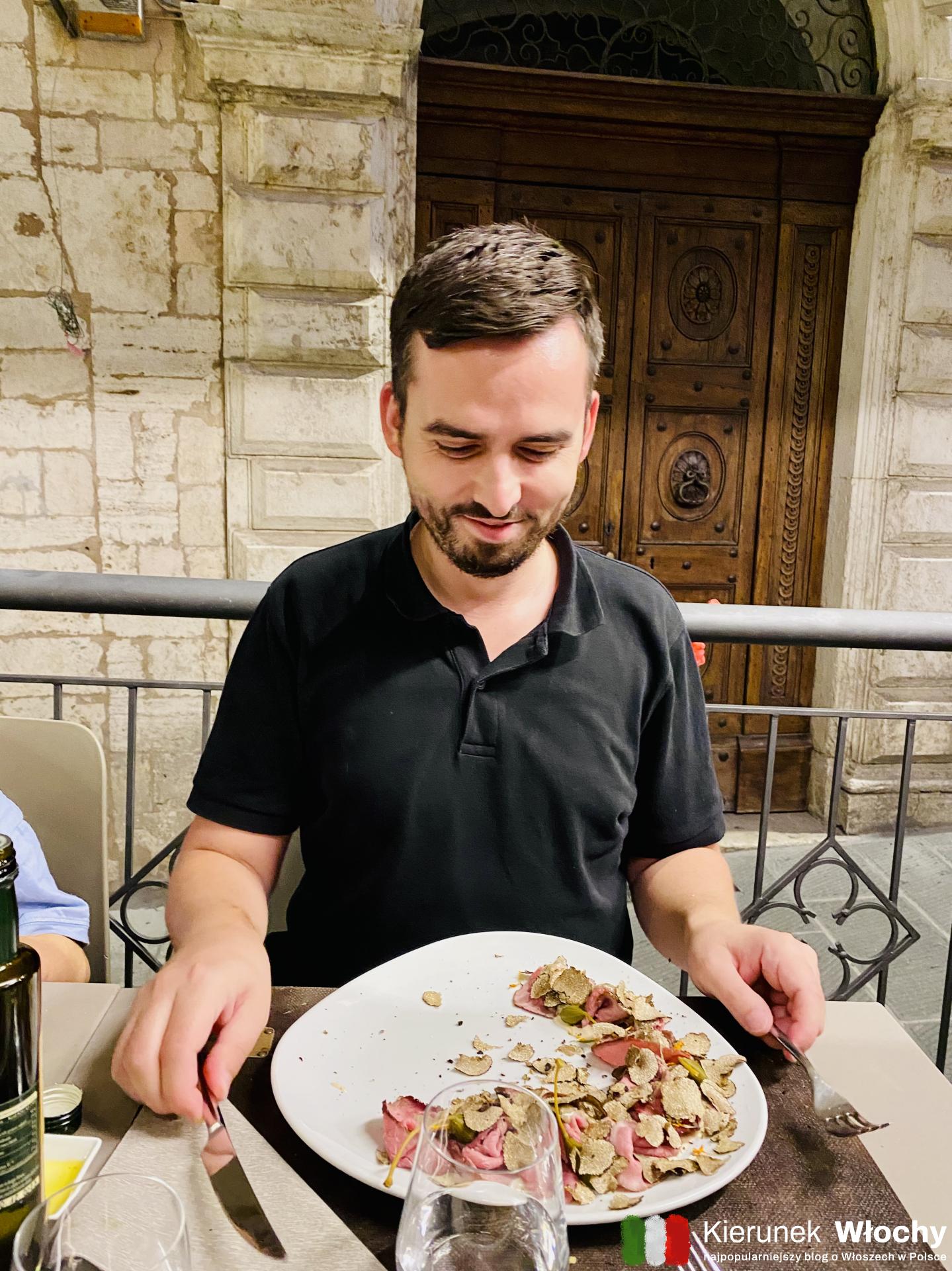 restauracja specjalizująca się w daniach z truflami w centrum Perugii, Umbria, kulinarne odkrycia we Włoszech (fot. Joanna Ropczyńska, kierunekwlochy.pl)