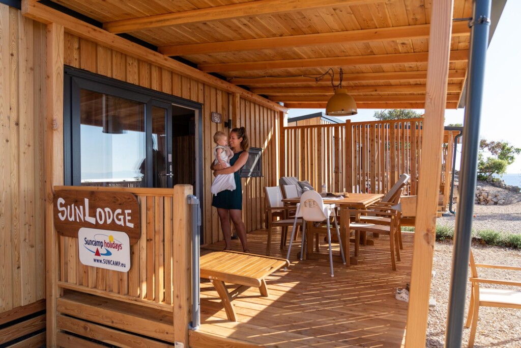 domek SunLodge BigLeaf z Suncamp, wakacje na kempingu we Włoszech (fot. materiały Suncamp) 