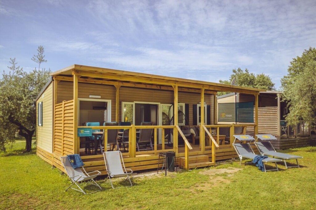 domek Supreme Lounge (fot. materiały Roan Luxury Camping Holidays)
