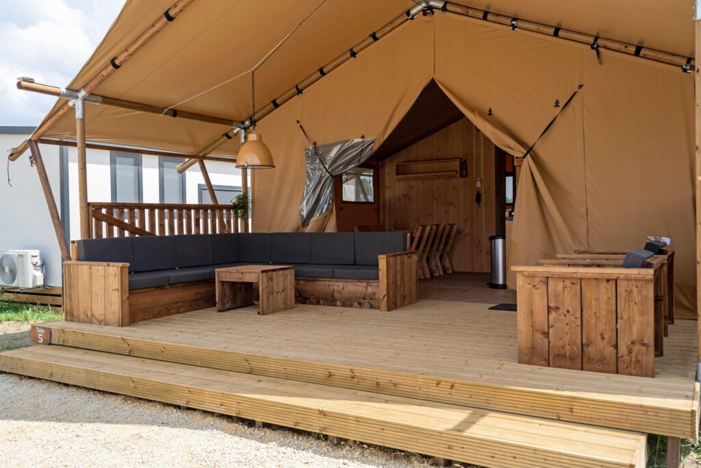 namiot glampingowy SunLodge Taiga z Suncamp (fot. materiały Suncamp)