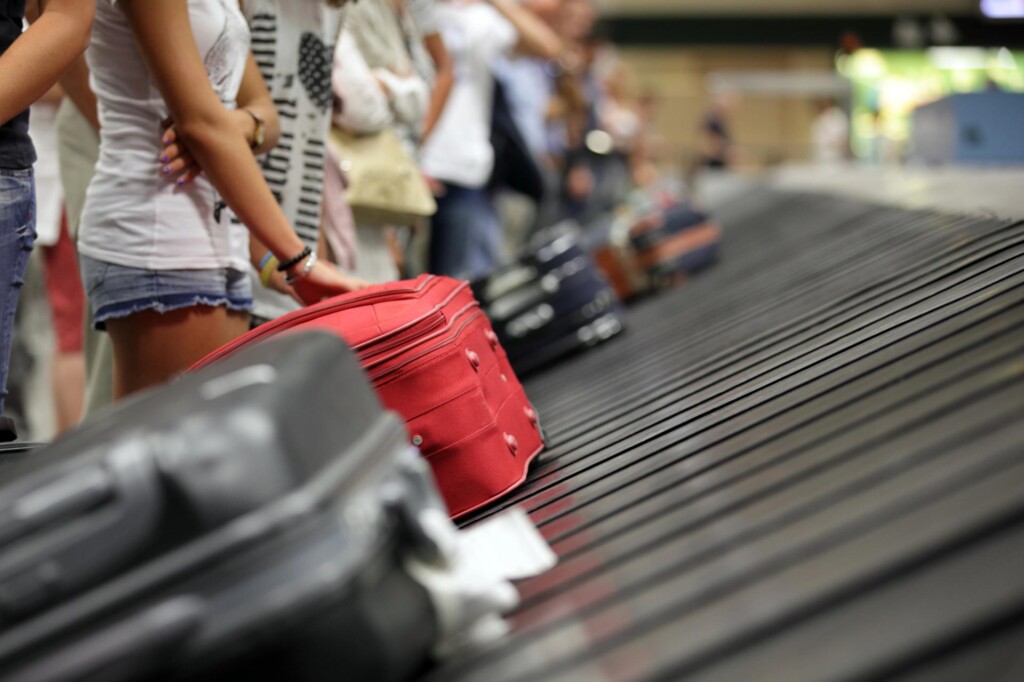 być może już wkrótce za sprawą działań Parlamentu Europejskiego zostaną wprowadzone jednolite limity bagażu podręcznego w samolotach