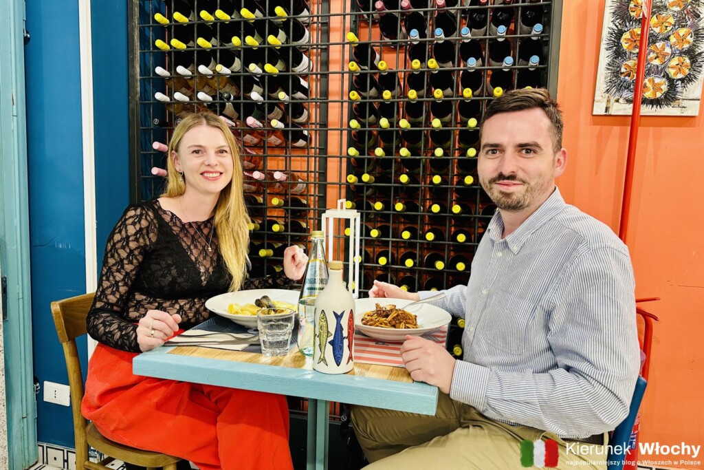 w restauracji Polpo - Osteria di Mare w samym centrum Palermo, Sycylia, Włochy (fot. włoski turysta ze stolika obok naszego)