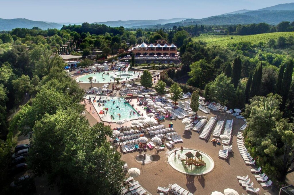 kemping Norcenni Girasole Club**** w Toskanii we Włoszech (fot. materiały Roan Luxury Camping Holidays)