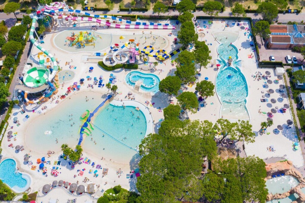 park wodny na kempingu Union Lido*****, wybrzeże Adriatyku we Włoszech (fot. materiały Roan Luxury Camping Holidays)