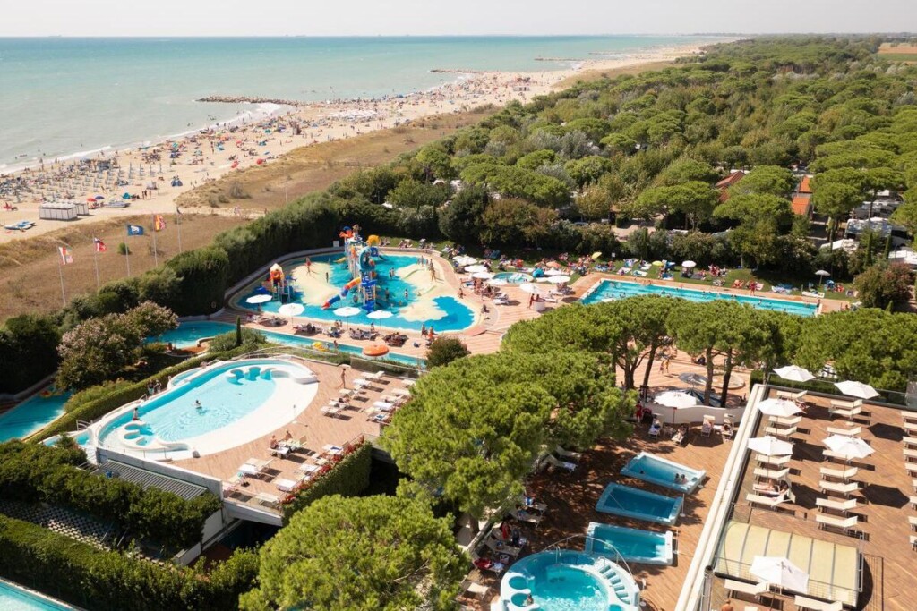park wodny na kempingu Union Lido*****, wybrzeże Adriatyku we Włoszech (fot. materiały Roan Luxury Camping Holidays)