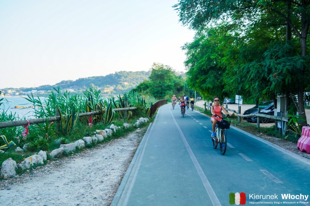 droga rowerowa wzdłuż wybrzeża Costa dei Trabocchi, Abruzja, Włochy (fot. Łukasz Ropczyński, kierunekwlochy.pl)