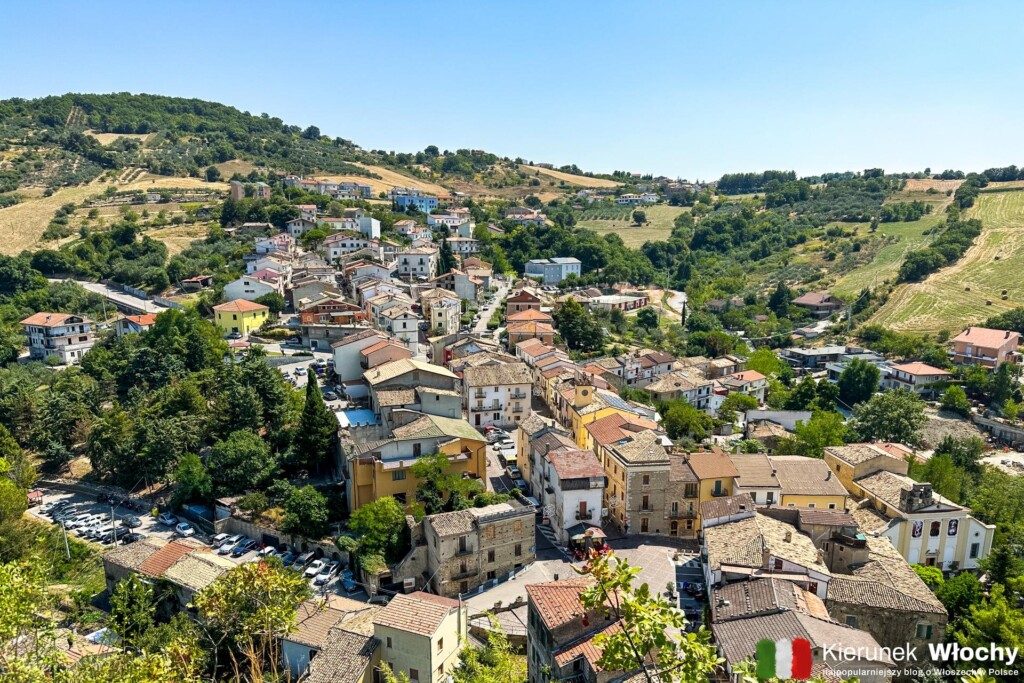 widok z zamku w Roccascalegna, Abruzja, Włochy (fot. Łukasz Ropczyński, kierunekwlochy.pl)