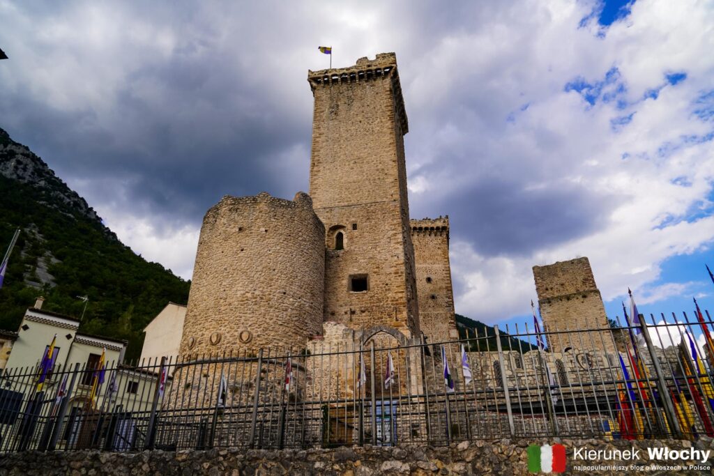 Castello Cadora w Pacentro, Abruzja, Włochy (fot. Łukasz Ropczyński, kierunekwlochy.pl)