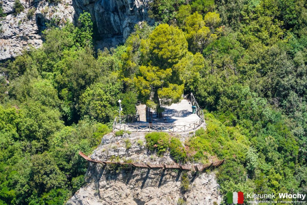 taras Belvedere Pennarossa alto na końcu ścieżki numer 4, na przeciwko wodospadu Cascata delle Marmore (fot. Łukasz Ropczyński, kierunekwlochy.pl)