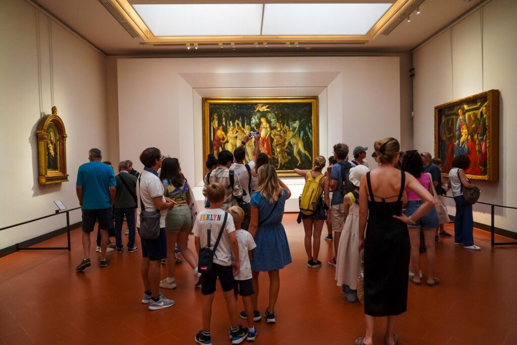 "Wiosna" autorstwa Sandro Botticellego w Galerii Uffizi we Florencji (fot. Łukasz Ropczyński, kierunekwlochy.pl)