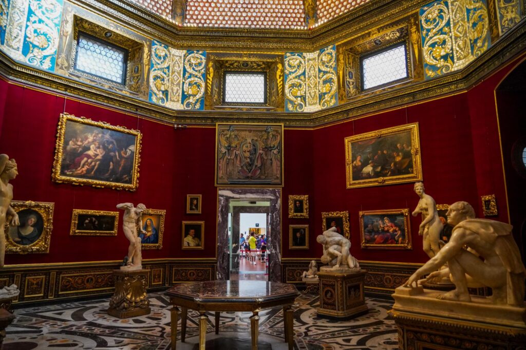 Trybuna w Galerii Uffizi we Florencji (fot. Łukasz Ropczyński, kierunekwlochy.pl)