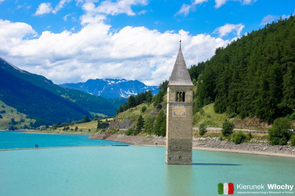 Lago di Resia / Jezioro Reschensee z wieżą zatopioną w wodzie, Południowy Tyrol / Südtirol, Włochy (fot. Łukasz Ropczyński, kierunekwlochy.pl)