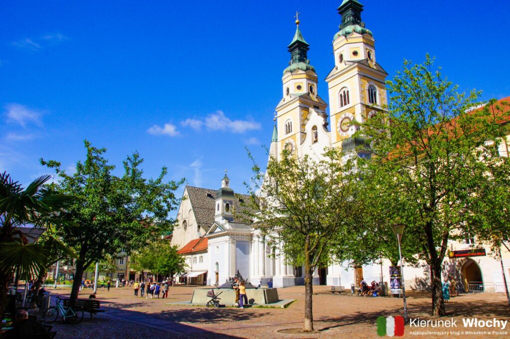 Piazza del Duomo w Bressanone / Brixen, Południowy Tyrol / Südtirol, Włochy (fot. Łukasz Ropczyński, kierunekwlochy.pl)