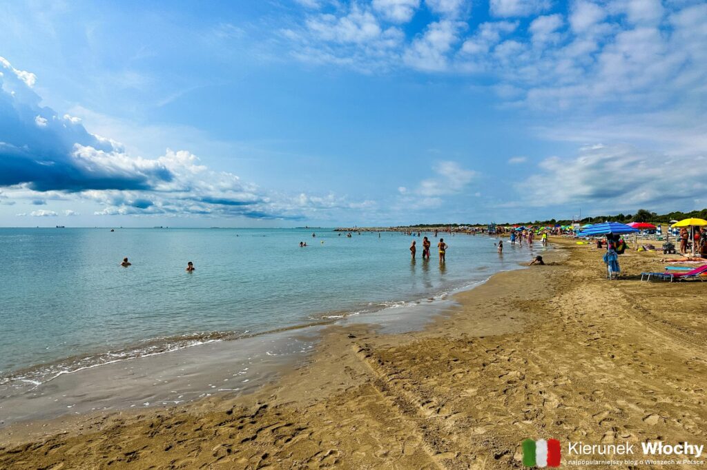 w Punta Sabbioni i w Cavallino przez 13 kilometrów ciągnie się długa i szeroka piaszczysta plaża (fot. Łukasz Ropczyński, kierunekwlochy.pl)