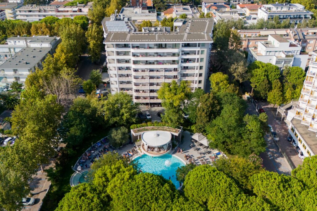 Residence Serenissima znajduje się blisko piaszczystej plaży w Bibione (fot. materiały Residence Serenissima)