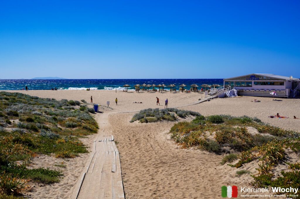 plaża San Pietro A Mare di Valledoria położona jest kwadrans drogi samochodem od Castelsardo, Sardynia, Włochy (fot. Łukasz Ropczyński, kierunekwlochy.pl)